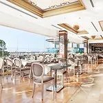 Savoy & Casino 5* كيرينيا
