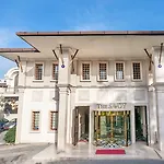 فندق Savoy & Casino كيرينيا