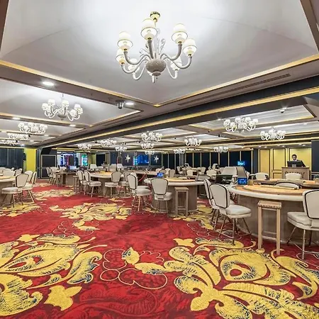 Savoy & Casino Hotel 5*