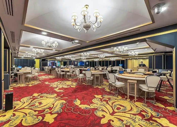 Savoy & Casino Hotel 5*