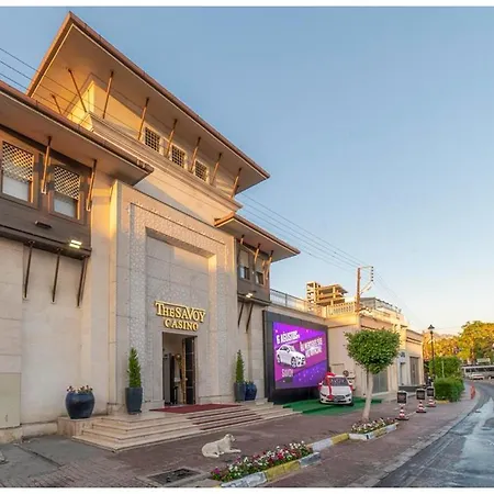 Savoy & Casino 酒店 凯里尼亚