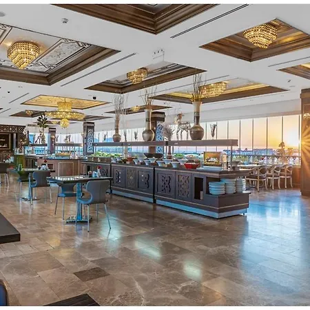 酒店 Savoy & Casino 5*