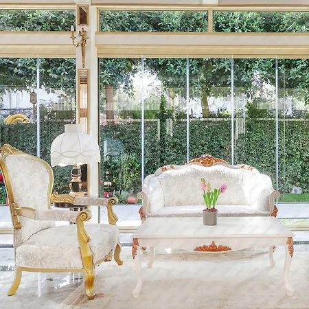 酒店 Savoy & Casino 凯里尼亚