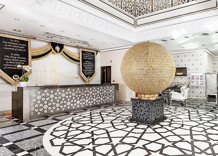 Savoy & Casino Hotell