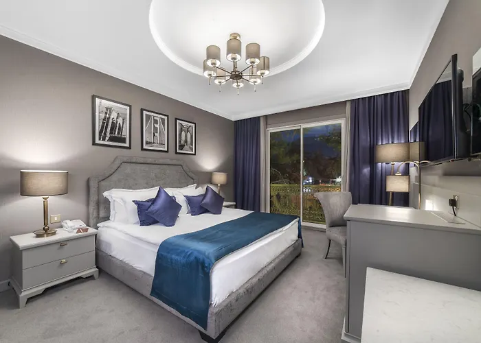 Savoy & Casino Hotell